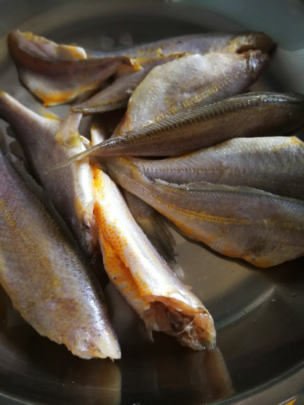 难怪煎鱼时总破皮,记住这一步,包你做出来金黄酥脆,完完整整