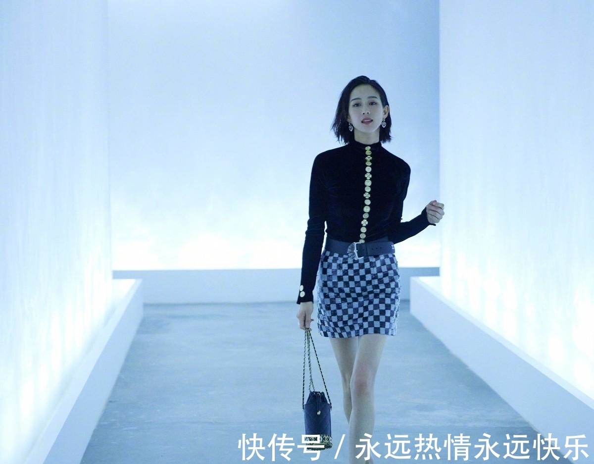 简约风|高学历果然不一样,张钧甯一身简约风打扮,配短发知性有气质