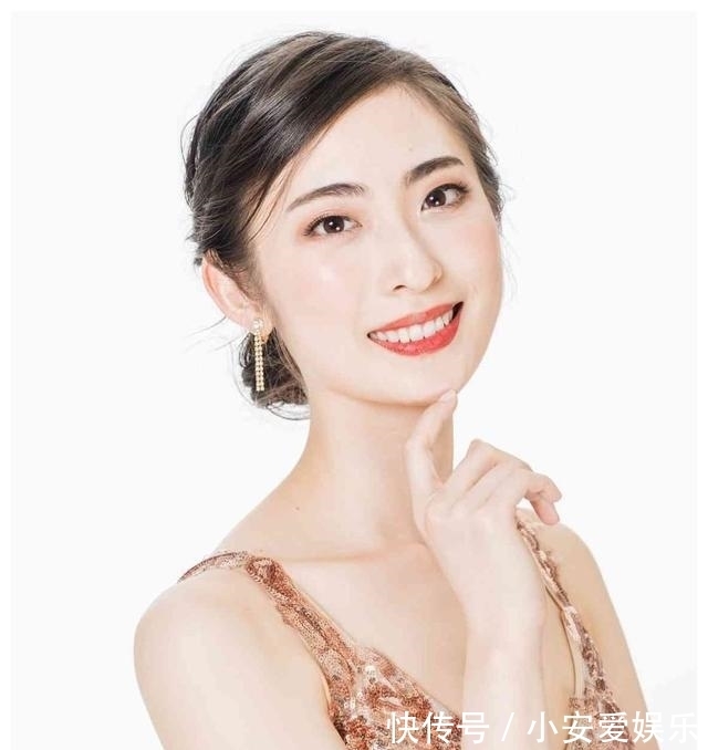 大学生|2022日本国际小姐出炉,22岁美女翻译夺冠