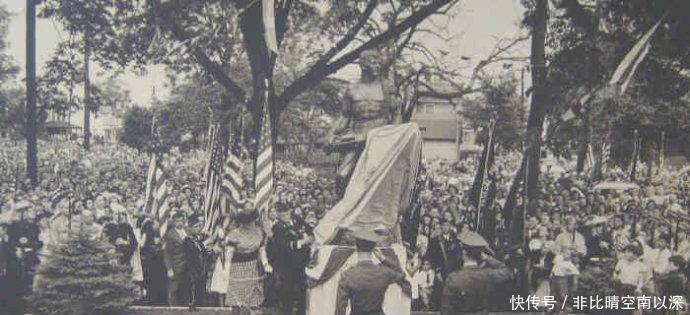 美国|二战最传奇士兵,一人击毙1500名日军,阵亡葬入最高等级公墓!