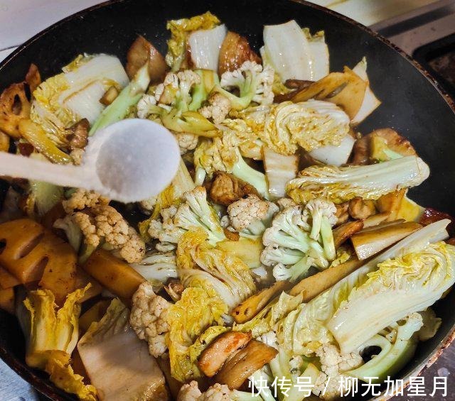 花菜莲藕炒肉片！