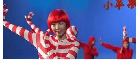 时隔多年，再看裴涩琪跳复古舞，她还是没有变，我们却已经老了