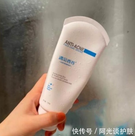 红血丝|五款护肤品因价低被轻视，实际好用不贵！网友：用后痘印逐渐消失