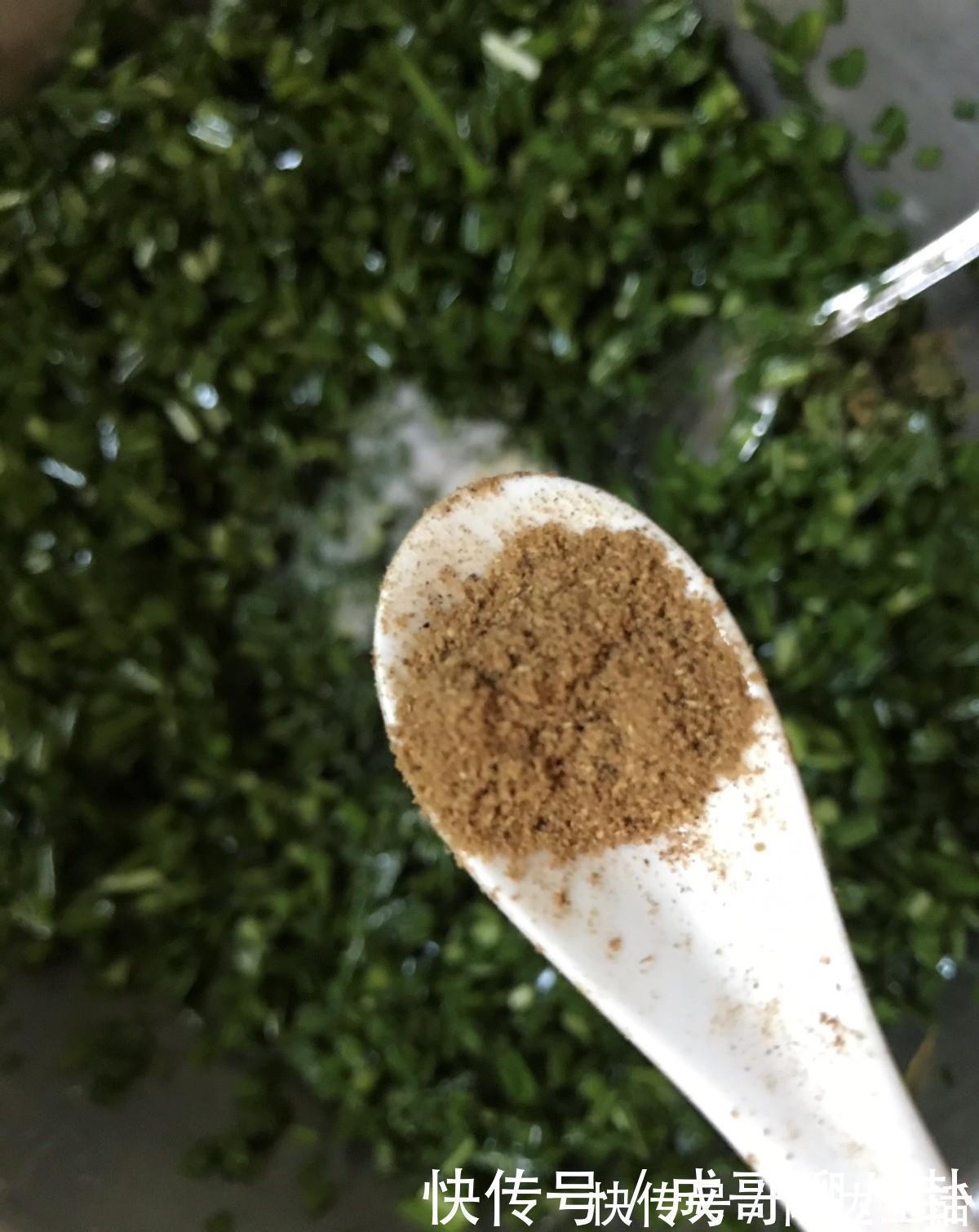 调味料|爱吃韭菜盒子的看过来,学会这个做法就够了,个个薄皮大馅真美味