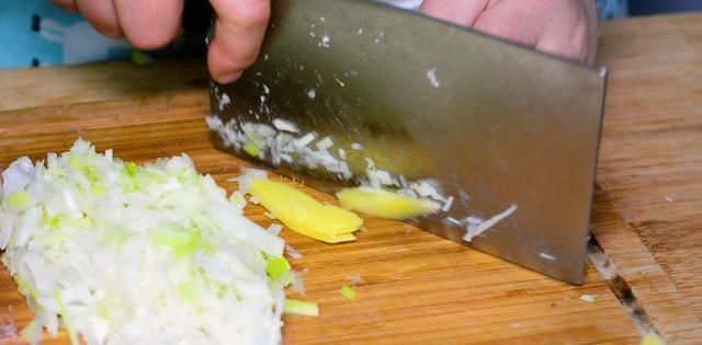  饺子馅|不要只是加水拌饺子馅，教你正确的方法，学会再也不去餐馆了