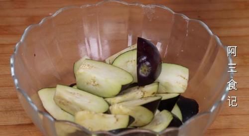 红椒|茄子加土豆一起做,实在太好吃了,出锅比肉还香,天天吃都不腻