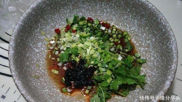 芋头|教你做这款饺子: 不用面粉不用擀皮! 滑溜溜! 一口一个!