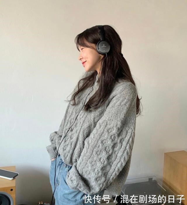 马甲 打底衫过时了！秋冬流行这4件内搭！打底衫过时了！秋冬流行这4件内搭！