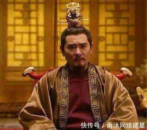 好玩|小孩调皮爬上龙椅,皇帝问:做天子好玩吗?小孩答4字,继承帝位