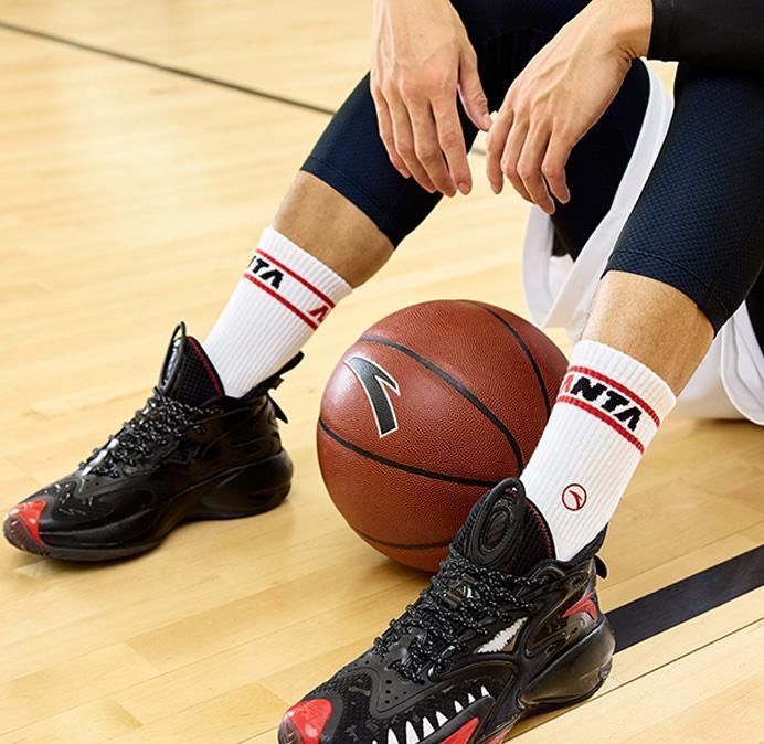 安踏 人气「漫威联名鞋」又来了!这次是又爱又恨的反派!