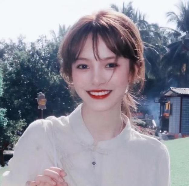 身高还未正式发育的女生,身上才具备的“3特征”,早晚冲刺175cm