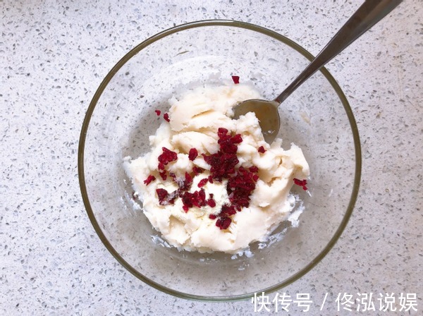 小吃|又一道健脾小吃，无需烤箱，营养开胃，比芋头糕还甜糯，孩子喜欢
