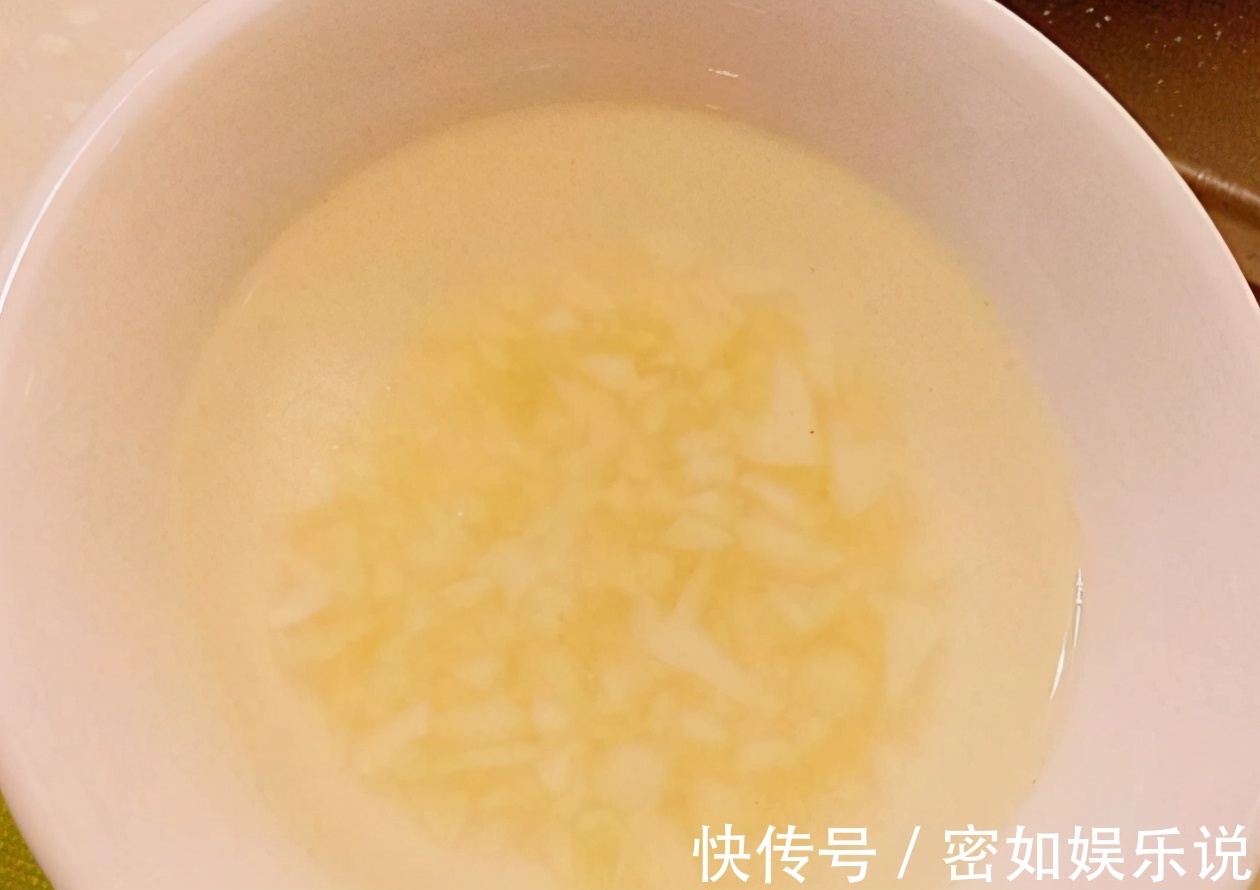 上厨房找这“3样”养花，强根养叶、驱虫、增肥不在话下