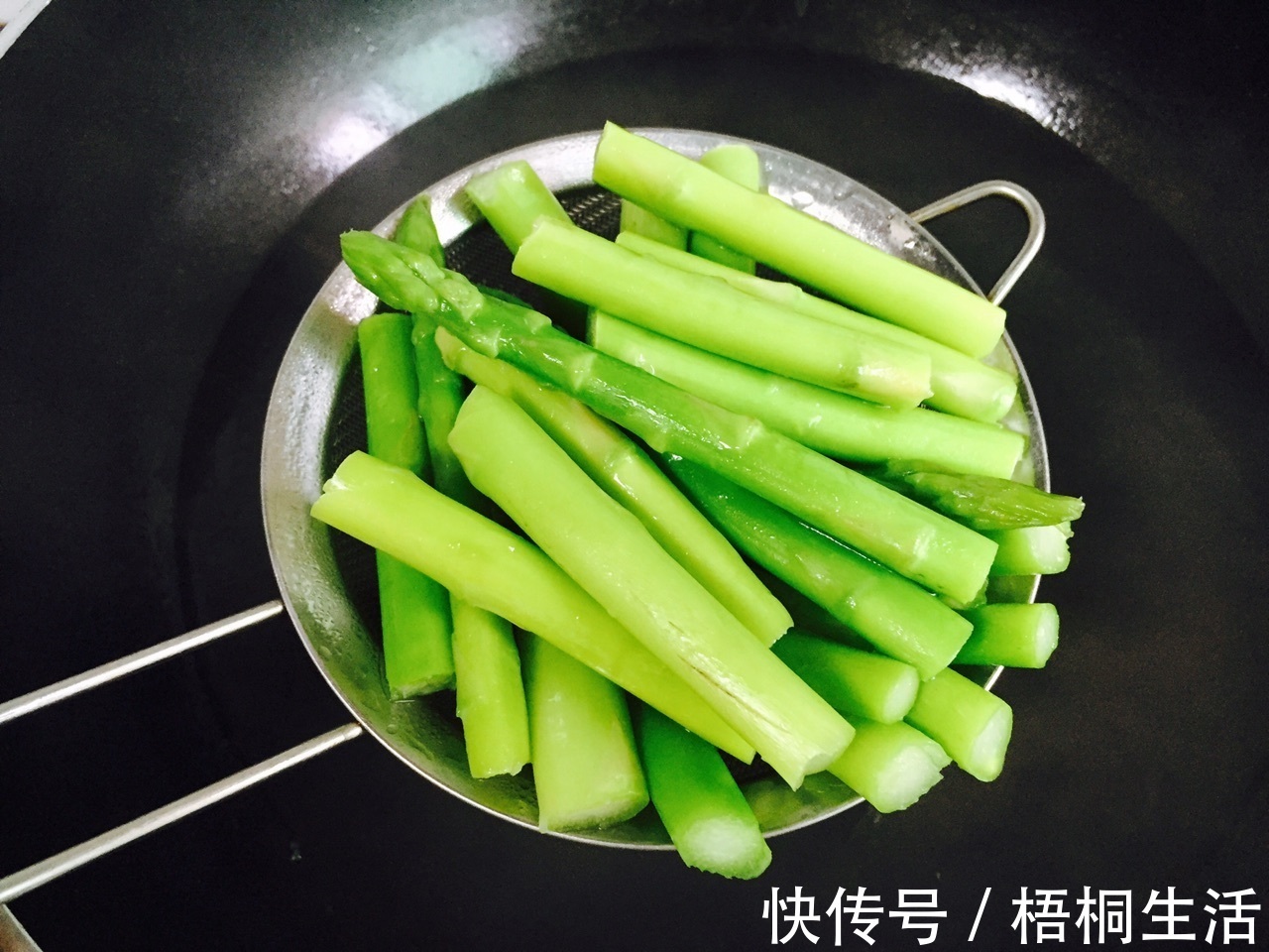爽口|家庭版蒜蓉芦笋,清脆爽口,营养丰富又美味