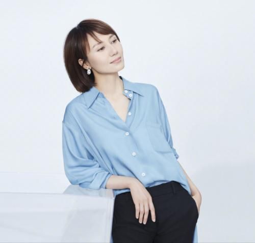 中年女性穿衣要讲究，这4种颜色尽量别碰，不是显老就是扮嫩