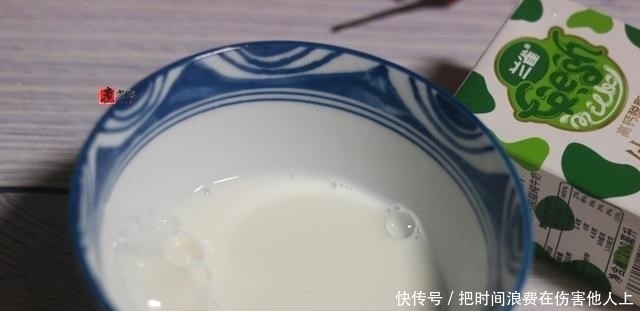 双皮奶,我从不在外面买,在家自己做,奶香又细腻,爽滑如布丁