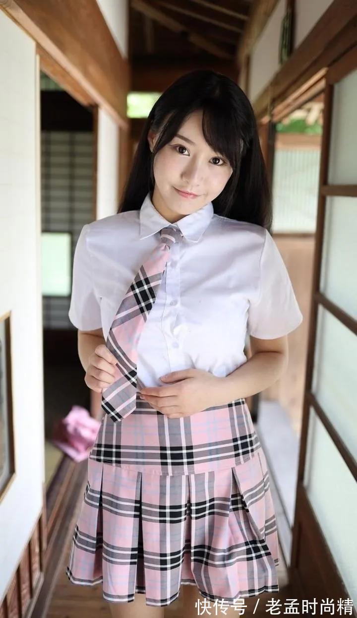 领带|穿西服扎领带搭配百折裙,完美勾勒了当代大学生的无限魅力