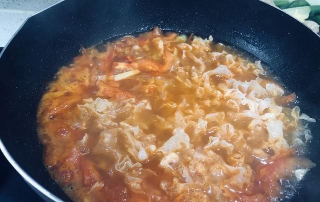 解馋|宅在家的周末午餐,三口人4个菜,有肉有鱼有凉菜,好吃还解馋