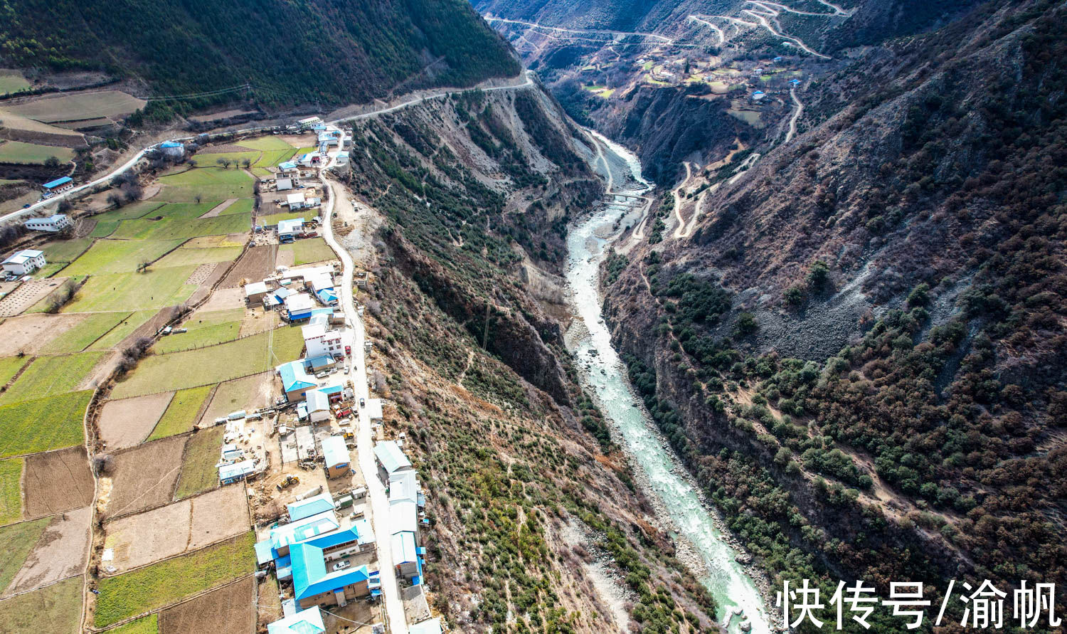 西藏|西藏与云南交界处的悬崖村，进出道路难行，风光却美如世外桃源