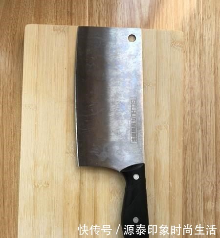 菜刀前面有个小孔,还有这4个妙用,后悔知道晚了!