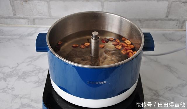 上桌|天冷之后女人可以多吃点它,暖身暖胃,上桌连汤汁都不剩