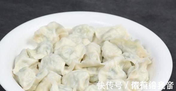 三伏天,我家只吃这馅的饺子,馅大味鲜香,一口一个太解馋了!