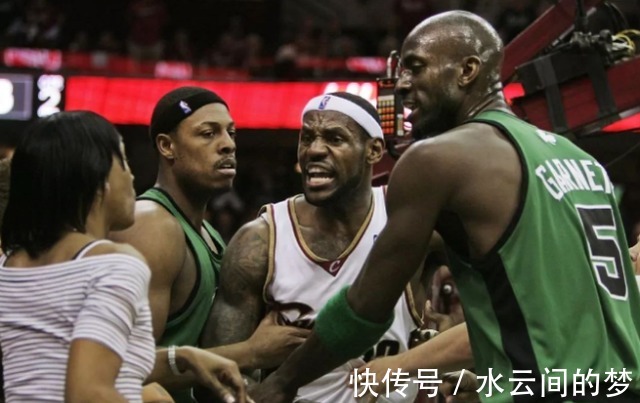 詹黑|NBA容易让人产生错觉照片,姚明偷瞄美女 詹皇怒吼母亲