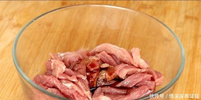 糖醋里脊的家常做法,学会挂糊技巧和糖醋比例,一锅都不够吃