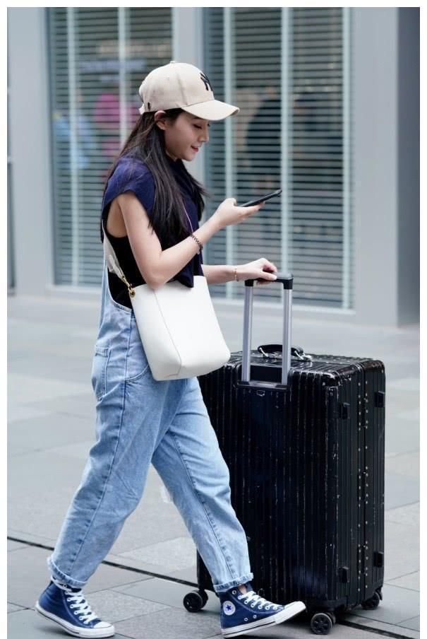 黑白色的匡|建议大家匡威别穿黑白色,“海洋蓝”才是最佳选择,甜美洋气