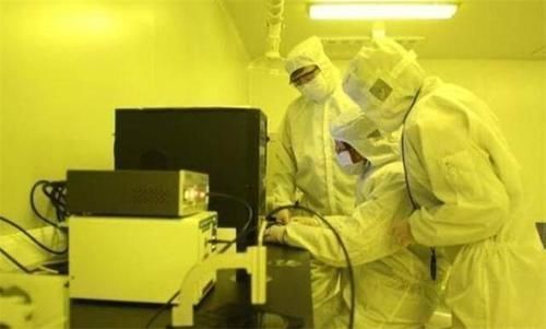 KrF厚膜光刻胶|制造芯片的关键材料,被日本几乎垄断市场,这家巨头有望攻克难题