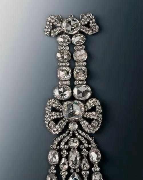 德国绿穹珍宝馆10亿珠宝被盗,这些珠宝恐无缘再见