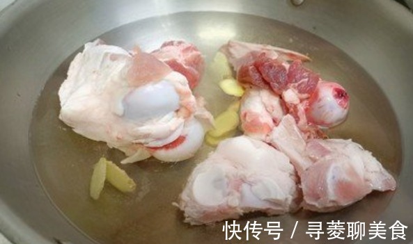 炖骨汤|炖骨头汤,只需这3料就够了!汤浓白味道鲜,无腥味还不油腻!