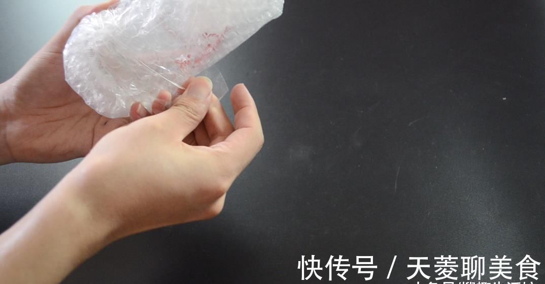 快递箱里的气泡垫别扔了, 没想到还有这么多妙用, 看完赶紧去试试