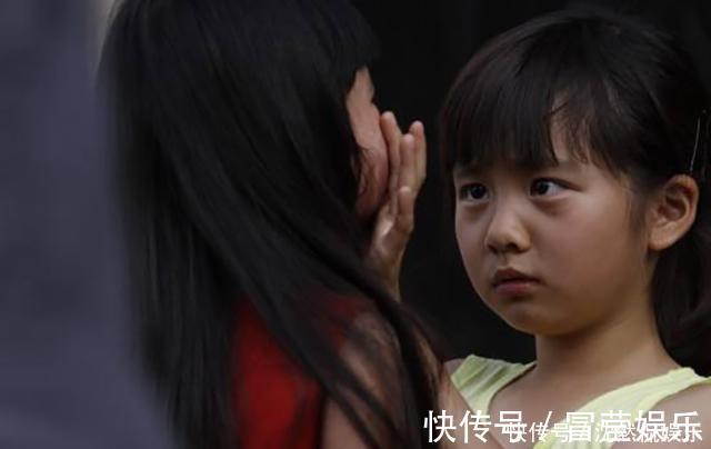 父母|孩子这些行为明明是缺爱,父母却沾沾自喜以为是高情商,太可悲了