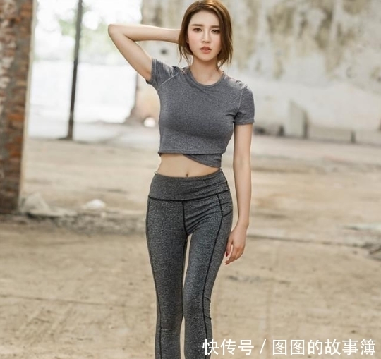 妹子|绰约多姿的妹子穿上打底裤,凹凸有致身材释放女性性感的魅力气息