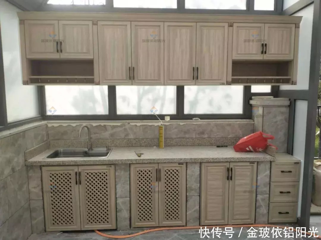 家居|打破传统和标准，家装要美观也要健康，铝家居工序简易不当冤大头