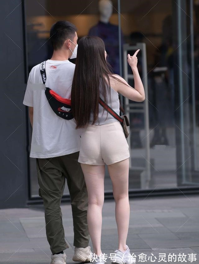 防晒衫 淡紫色针织衫,搭配修身裤,更显休闲随意,时尚大气范!
