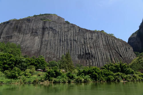 “最特别”的山峰：为当地最高峰，却不足一米并且无人敢攀登！