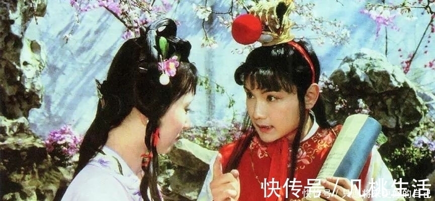 袭人为何!袭人为何总是防着林黛玉?甚至不惜告密王夫人,让宝玉搬出大观园