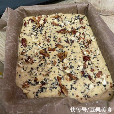 好吃到流泪的养生古早红枣坚果蛋糕,连吃三天都不够