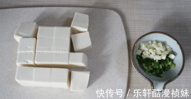 调制|我家夏天常做的下饭菜,高蛋白好消化,成本3块钱,真馋人