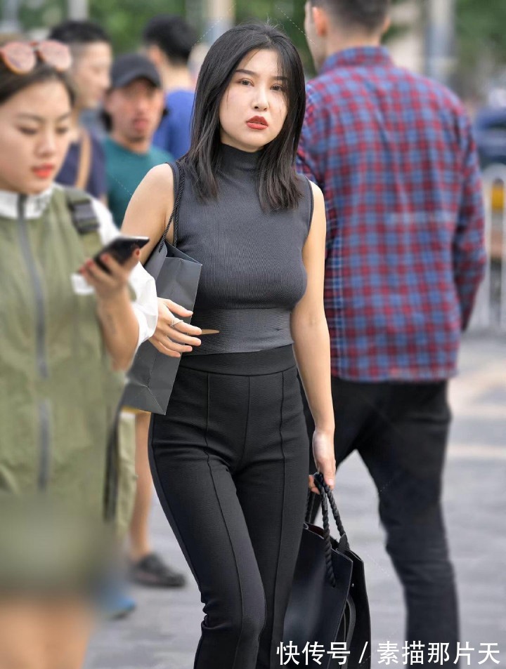 时尚|时尚休闲的穿搭也能打造出优雅感，气质女生的装扮值得借鉴