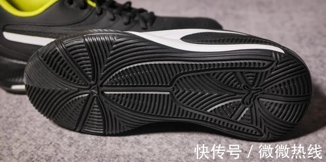鞋带扣 PUMA Triple开箱低价的外场球鞋，一鞋两穿有何惊喜