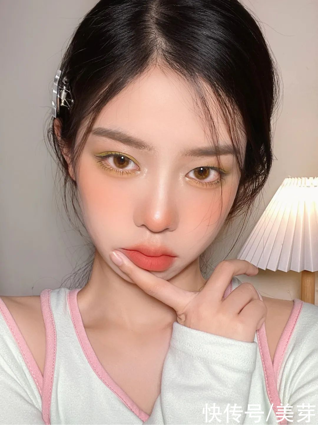 牛油果|“渣女妆”OUT，2021年流行这种妆容，显白又气质