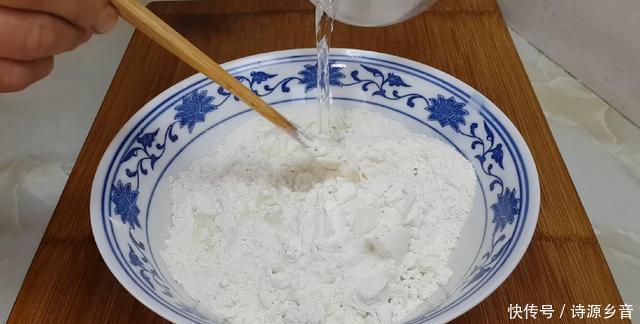 金丝手抓饼|面粉这样做太香了,开水一烫,做出创意手抓饼,做一次三天不起早