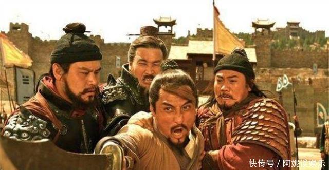 俞万春#林冲大战王进,王进说了一句诡异的话,林冲听后大叫一声当场昏倒