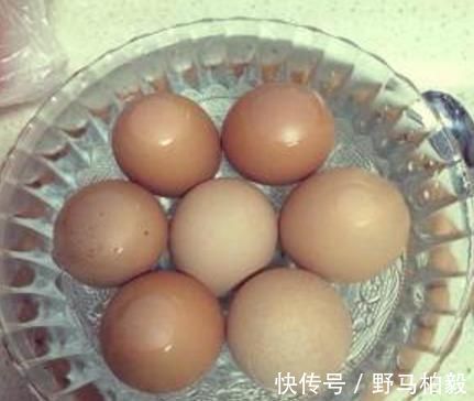 虎皮蛋|鸡蛋别只会水煮多加“1步”,5元1个有人抢着要,真是太香了