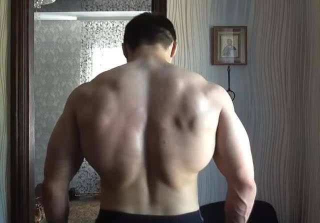 肌肉男|肉胖子决定用2年改变体质，2年后变肌肉男非常壮实，网友：做我伙伴如何？