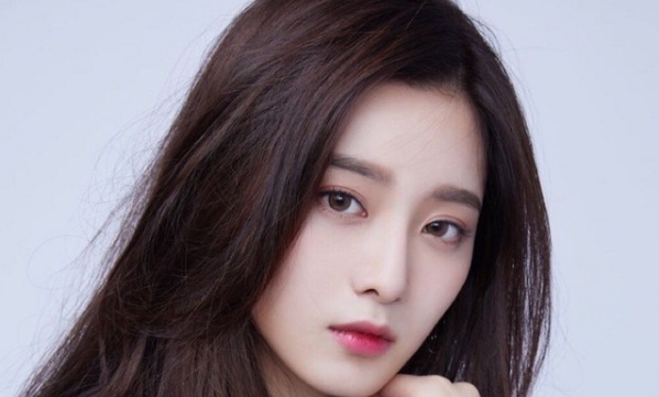 姜貞羽,徐藝洋因禍得福,人氣資源樣樣不差,彎道超車硬糖少女