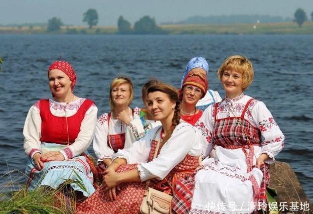 俄罗斯人名里的斯基与夫,都是什么意思